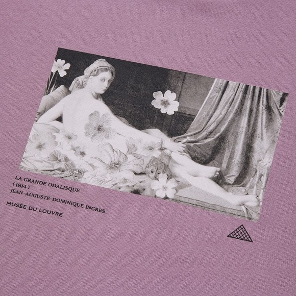 [SOLD] Uniqlo Louvre Museum Sweatshirt - Picture 2 of 3